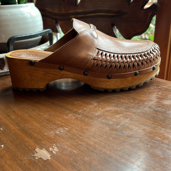 Predictions Leather Collection Tan Leather Vintage Clogs Sz 9 - Picture 11 of 13